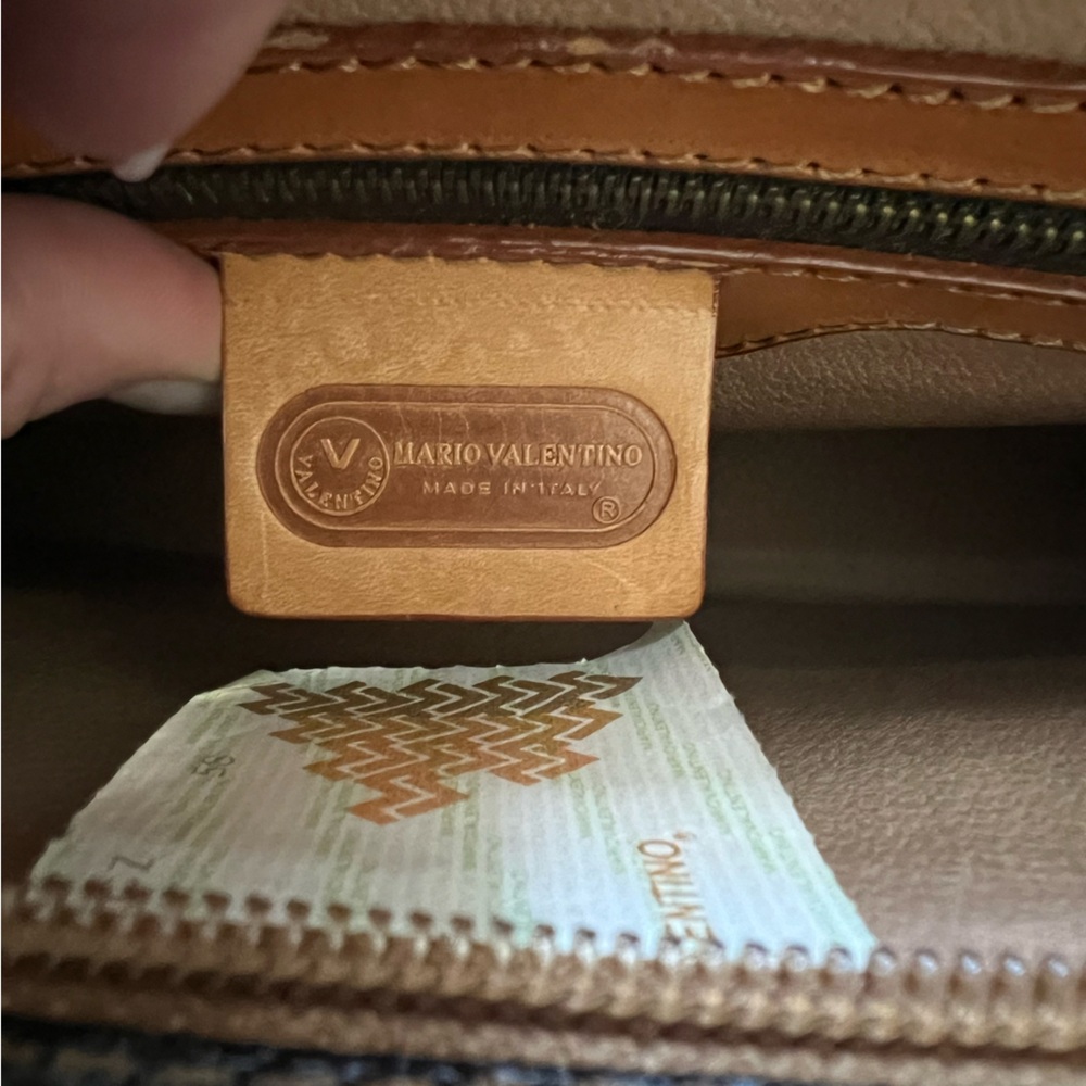 1980’s Vintage Mario Valentino Black and Tan Leather Clutch Bag - Picture 12 of 15